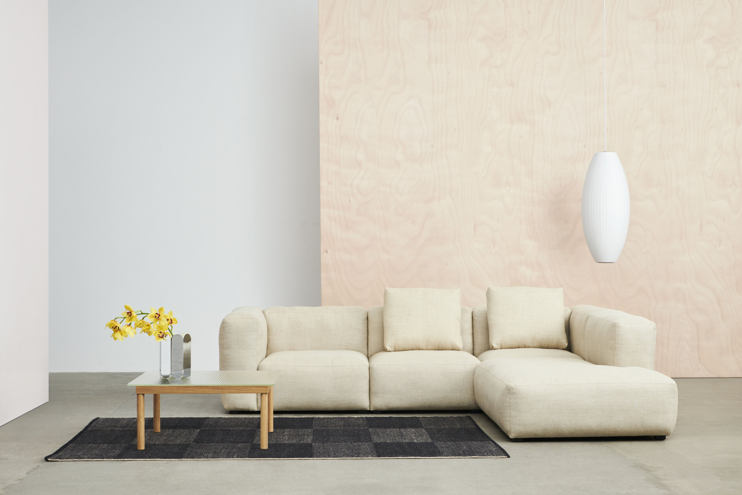 Check-Rug-black-L-check_Kofi-80x80-clear-glass-tabletop-wb-lacquered-oak-frame_Mags-Soft-corner-comb-2-right-Tadao-200-beige-stiching-01.jpg